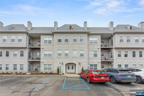 Photo of 511 Brittany Drive, Wayne, NJ 07470 (MLS # 26001451)