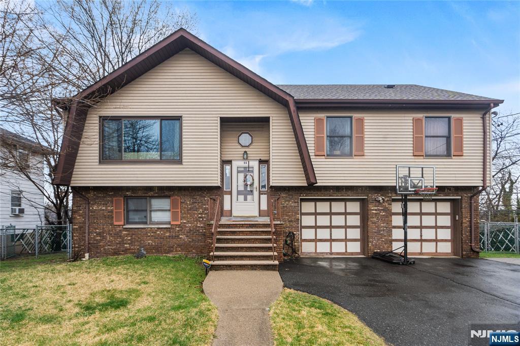 Property for Sale at 55 Jefferson St, Clifton, New Jersey - Bedrooms: 4 
Bathrooms: 3 
Rooms: 11  - $629,000