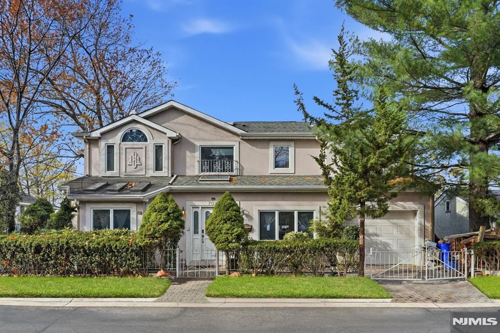 Photo of 703 Stewart Street, Ridgefield, NJ 07657 (MLS # 25041529)