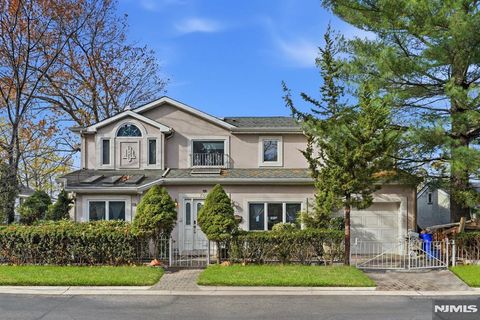 703 Stewart Street Ridgefield NJ 07657