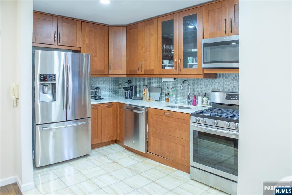 3060 Edwin Avenue 2C