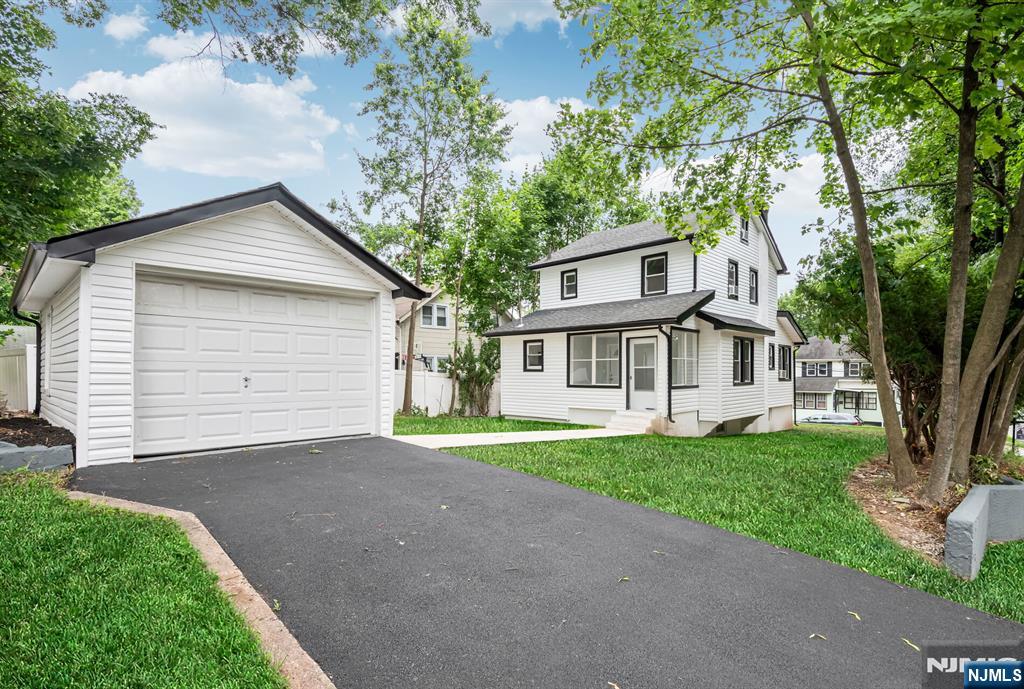 1470 Gaylord Terrace