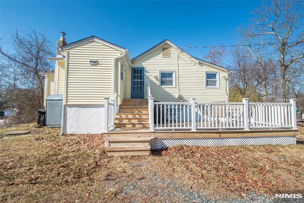 Photo of 40 Kingsland Road, West Milford, NJ 07421 (MLS # 26009828)