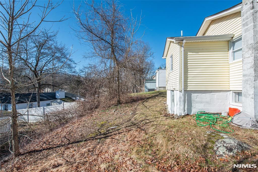 Photo of 40 Kingsland Road, West Milford, NJ 07421 (MLS # 26009828)