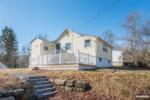 40 Kingsland Road West Milford NJ 07421