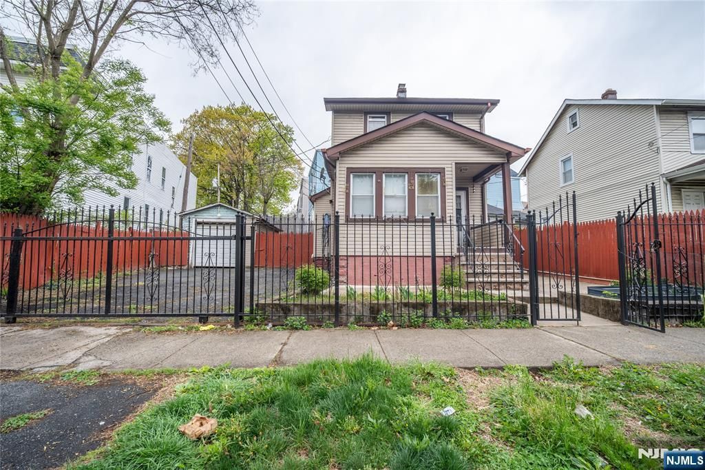 Photo of 2527 Goodwin Avenue, Newark, NJ 07112 (MLS # 26014039)