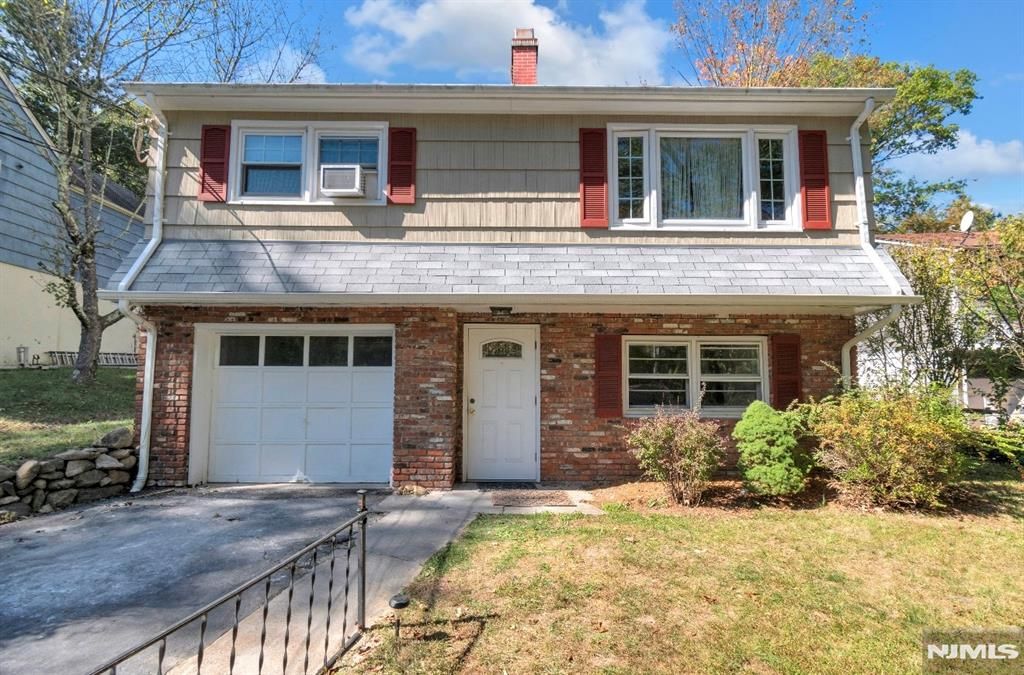 Photo of 35 Smokey Ridge Road, Ringwood, NJ 07456 (MLS # 25037397)
