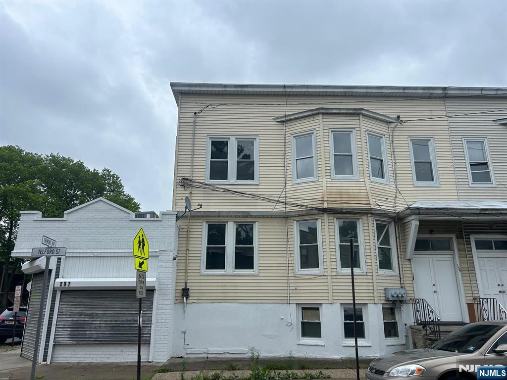 Property for Sale at 207 Tremont Avenue, East Orange, New Jersey - Bedrooms: 7 
Bathrooms: 3.5 
Rooms: 15  - $749,000