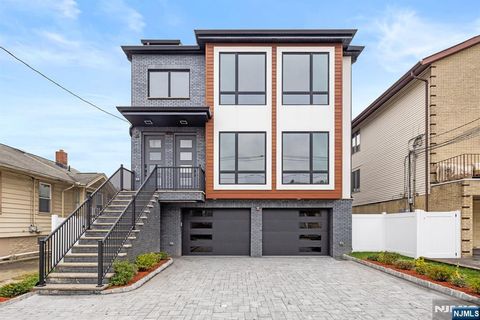 Photo of 476 Lincoln Avenue, Cliffside Park, NJ 07010 (MLS # 25038041)