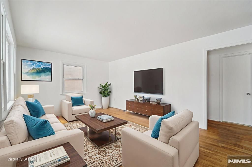 Photo of 187 OLIVE Avenue, Pompton Lakes, NJ 07442 (MLS # 26004230)