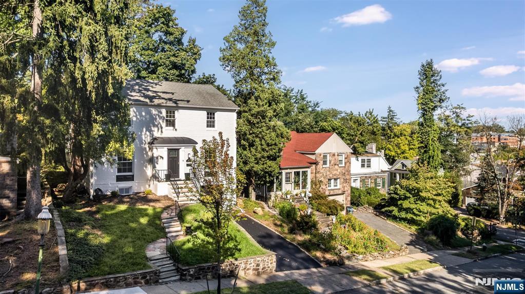 211 Conway Court
