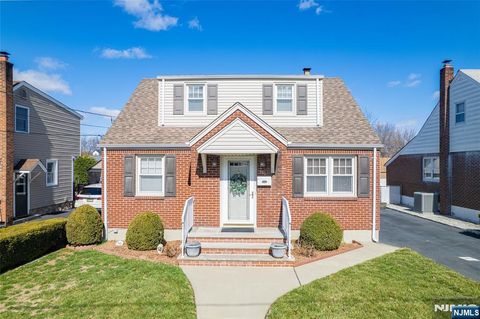 281 Fencsak Avenue Elmwood Park NJ 07407