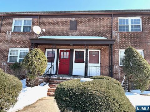 Photo of 285 Teaneck Rd #285B, Ridgefield Park, NJ 07660 (MLS # 26005045)
