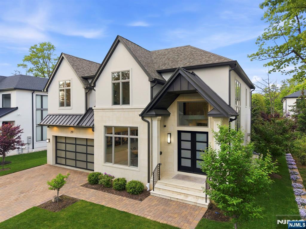 29 Roslyn Avenue