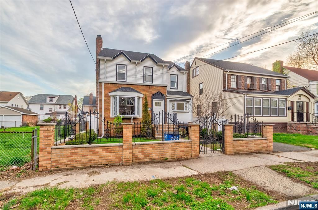 Photo of 150 Hansbury Avenue, Newark, NJ 07112 (MLS # 26013201)