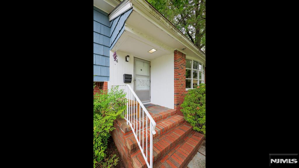 26 Collins Avenue