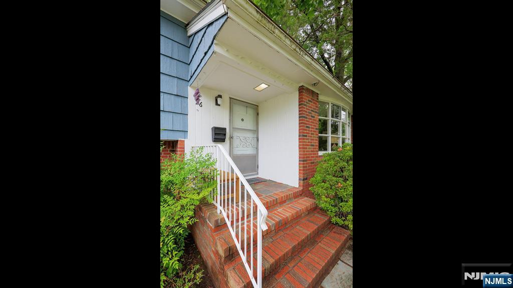26 Collins Avenue