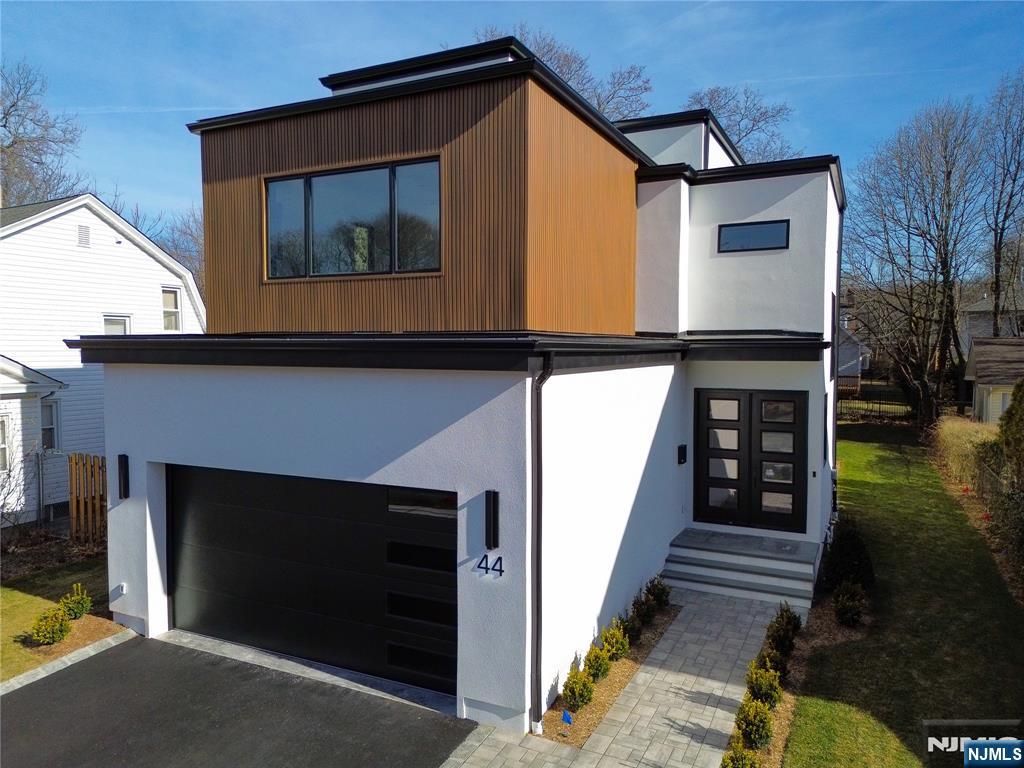 Photo of 44 George Street, Tenafly, NJ 07670 (MLS # 26012763)