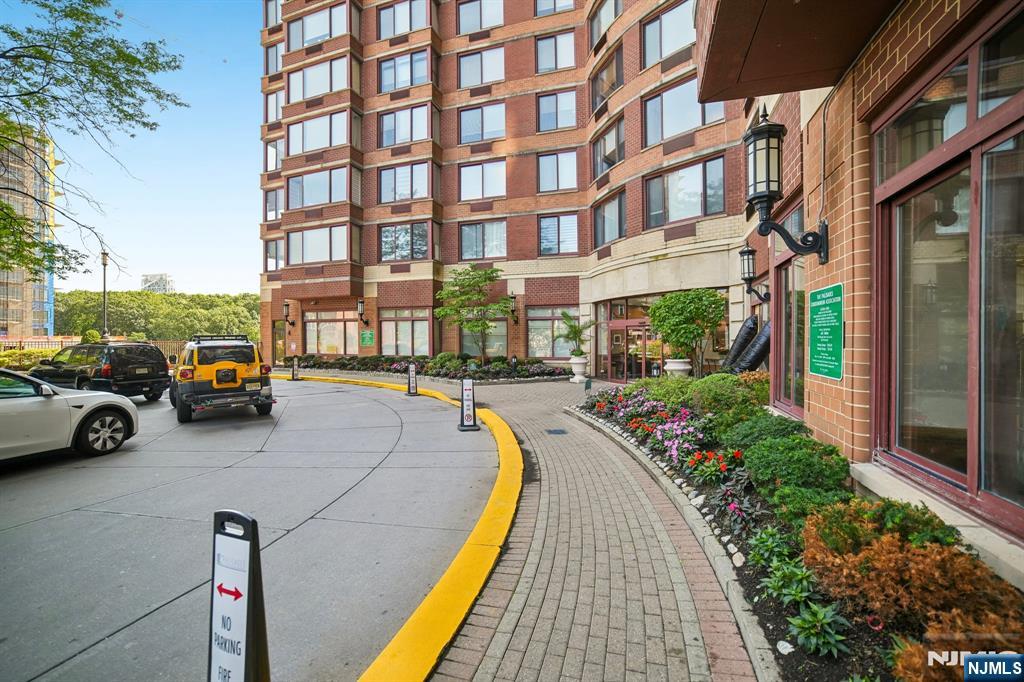 100 Old Palisade Road 3305