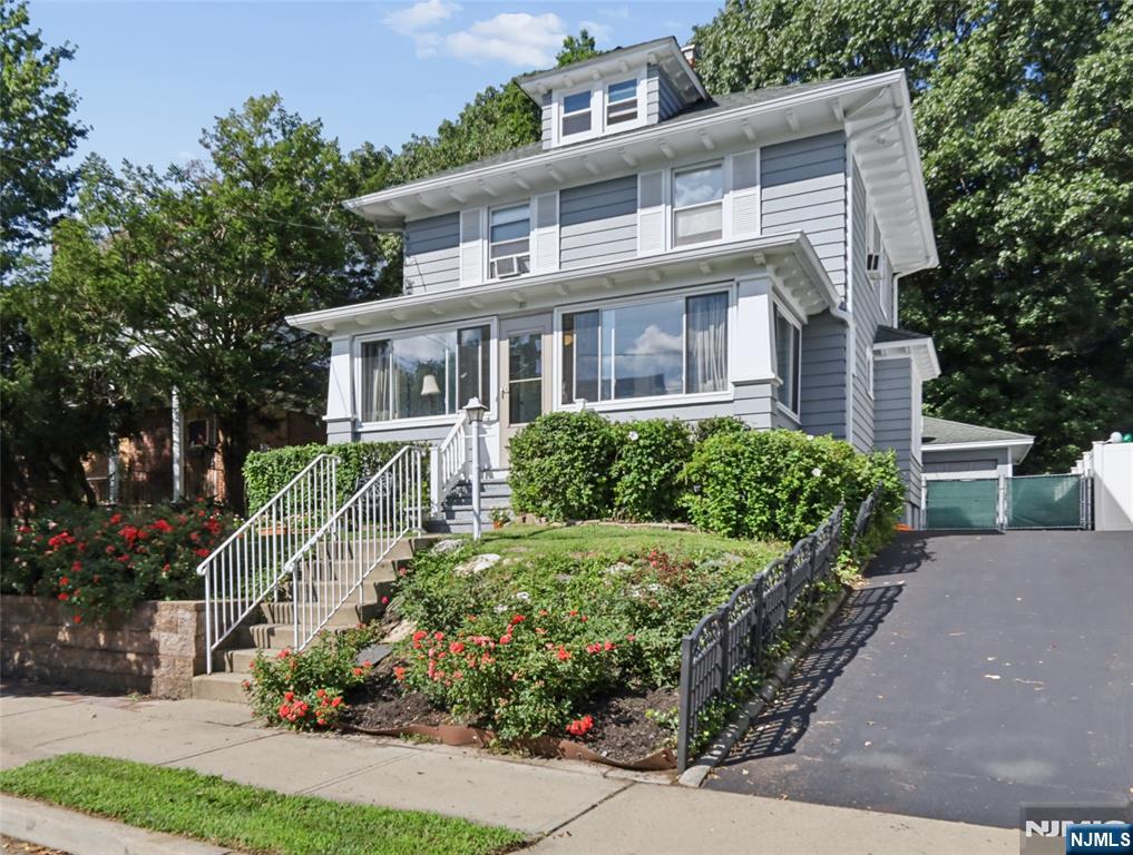 30 Brookside Avenue