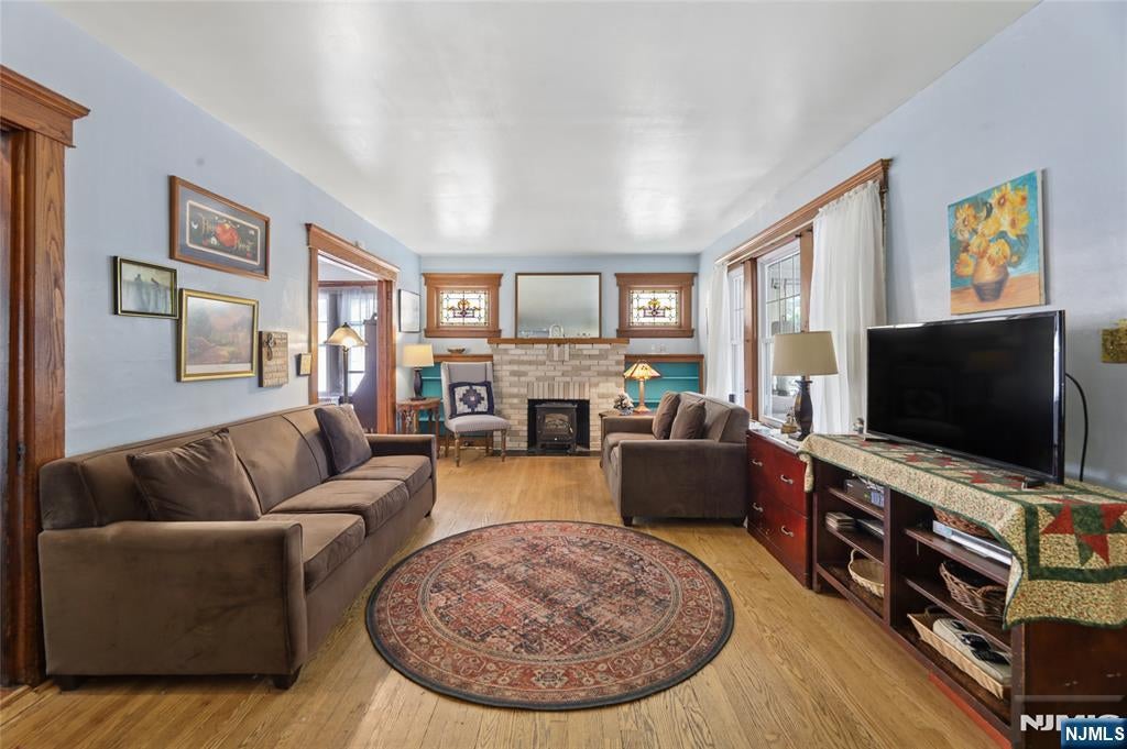 30 Brookside Avenue