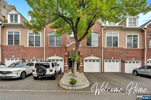 156 Lydia Drive Guttenberg NJ 07093