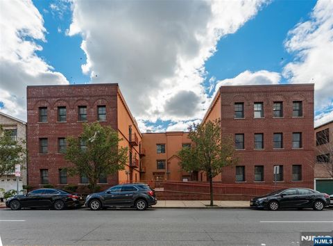 85 Broadway 2H Jersey City NJ 07306