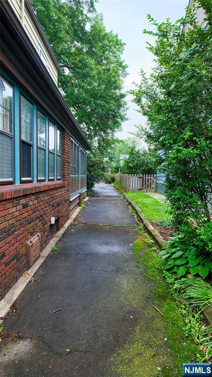 18 Burroughs Way