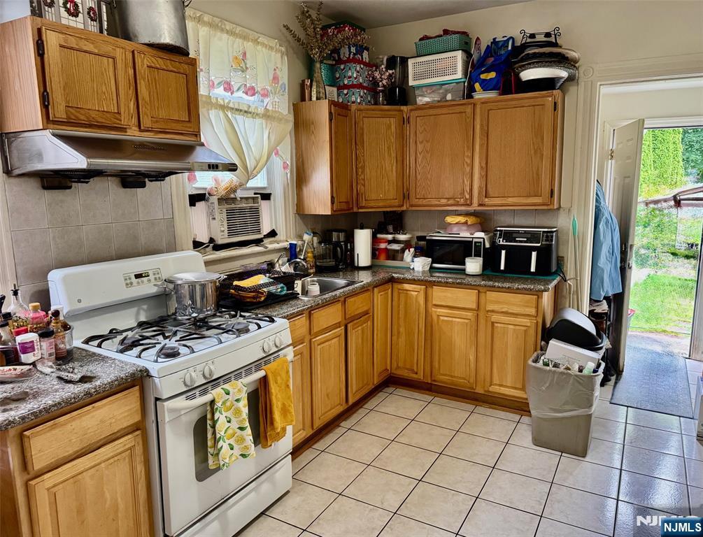 421 Tenafly Road