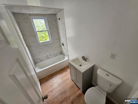 518-520 23rd Street 1R Paterson NJ 07514