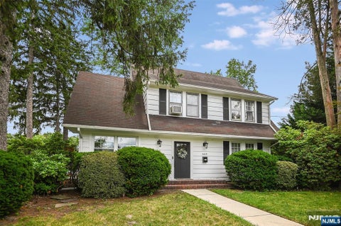 Photo of 669 Doremus Ave, Glen Rock, NJ 07452 (MLS # 26024252)