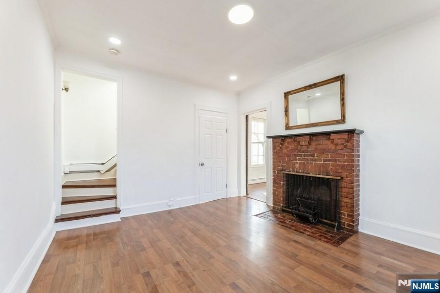 21 Central Avenue