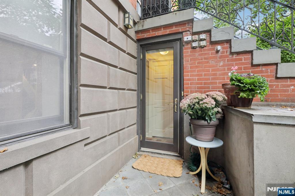 204 Garden Street 1
