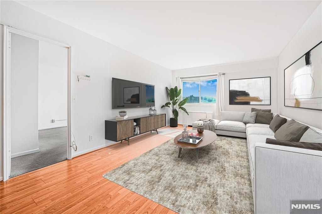 Photo of 2185 Lemoine Ave #5B, Fort Lee, NJ 07024 (MLS # 26002221)