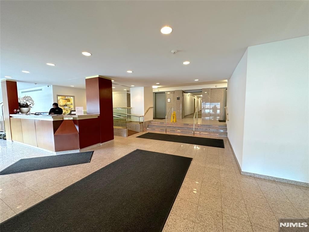 Photo of 2185 Lemoine Ave #5B, Fort Lee, NJ 07024 (MLS # 26002221)