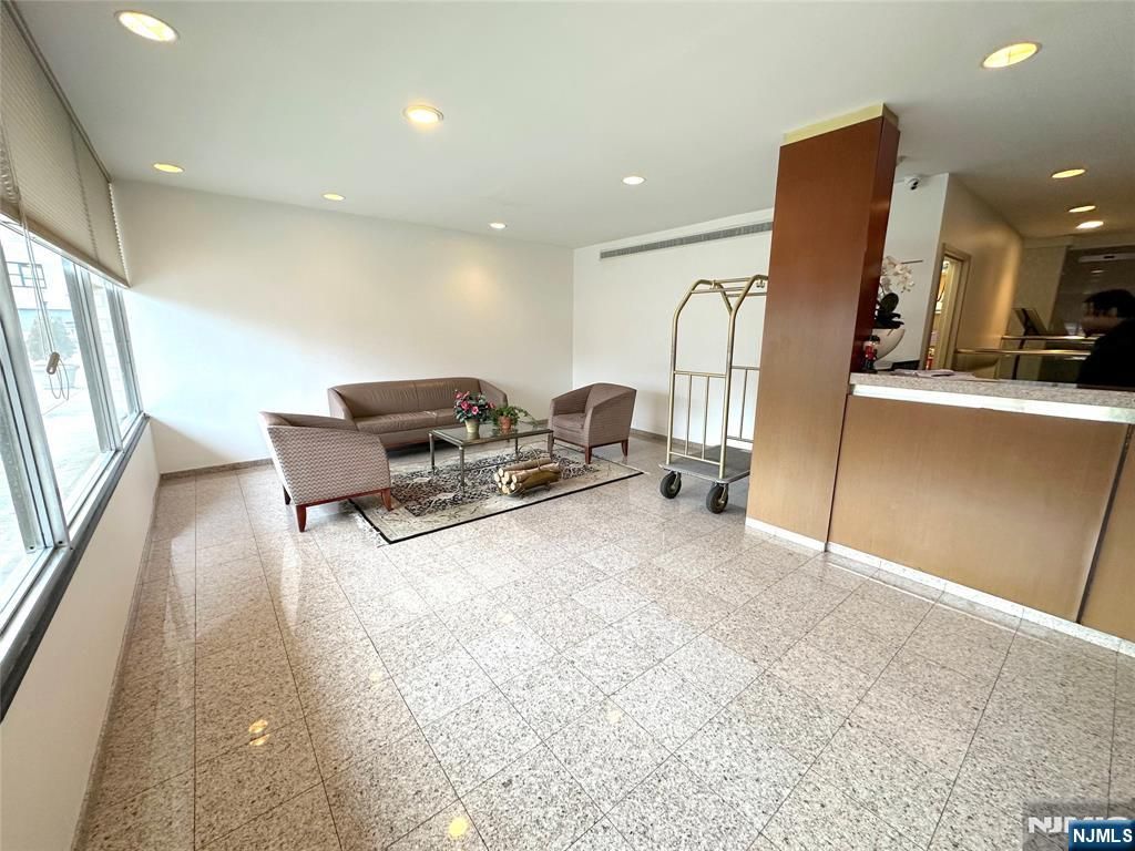 Photo of 2185 Lemoine Ave #5B, Fort Lee, NJ 07024 (MLS # 26002221)