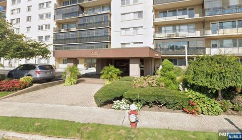 Photo of 2185 Lemoine Ave #5B, Fort Lee, NJ 07024 (MLS # 26002221)