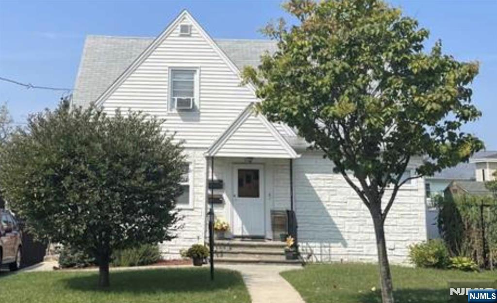 Carlstadt, New Jersey 07072, United States, 1 Bedroom Bedrooms, ,1 BathroomBathrooms,Residential,Pending,85047