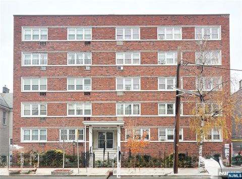 Photo of 154 Bowers Street #204, Jersey City, NJ 07307 (MLS # 25041276)