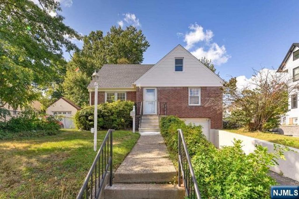 Photo of 165 Madison Street, Wood Ridge, NJ 07075 (MLS # 25038577)