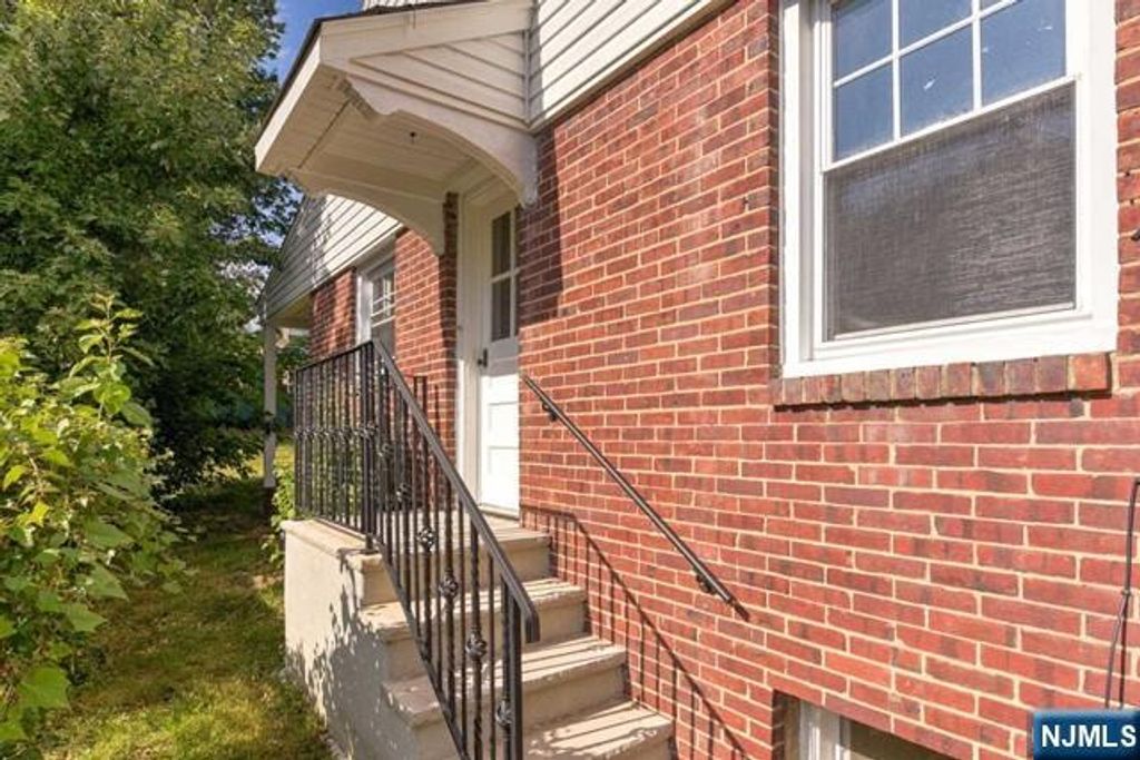 Photo of 165 Madison Street, Wood Ridge, NJ 07075 (MLS # 25038577)