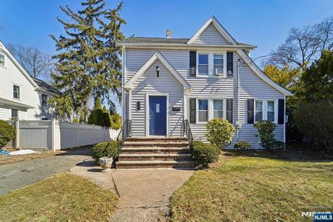 Photo of 359 Bogert Ave, Ridgewood Village, NJ 07450 (MLS # 26007330)