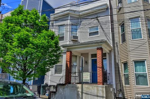 Photo of 557 Hudson Avenue, Weehawken, NJ 07086 (MLS # 26013599)