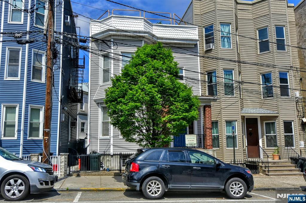 557 Hudson Avenue