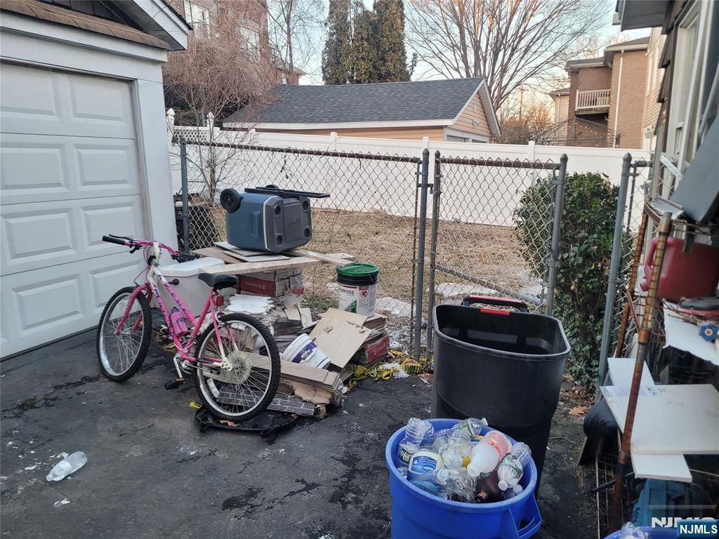 Photo of 709 Kingsland Avenue, Ridgefield, NJ 07657 (MLS # 26005761)