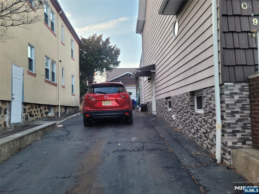 Photo of 709 Kingsland Avenue, Ridgefield, NJ 07657 (MLS # 26005761)