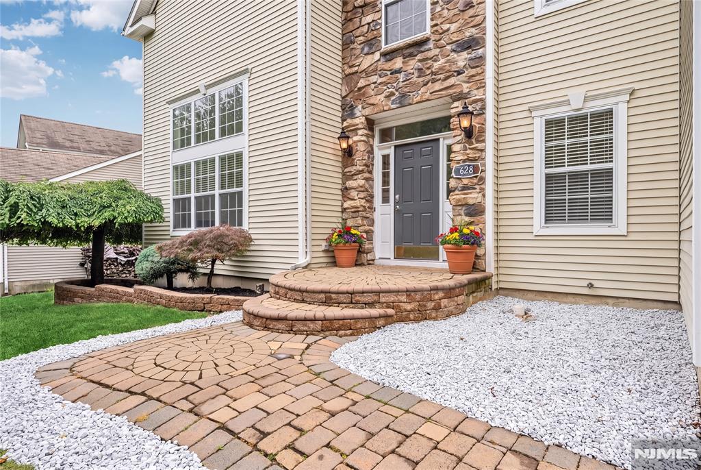 628 Skyline Drive