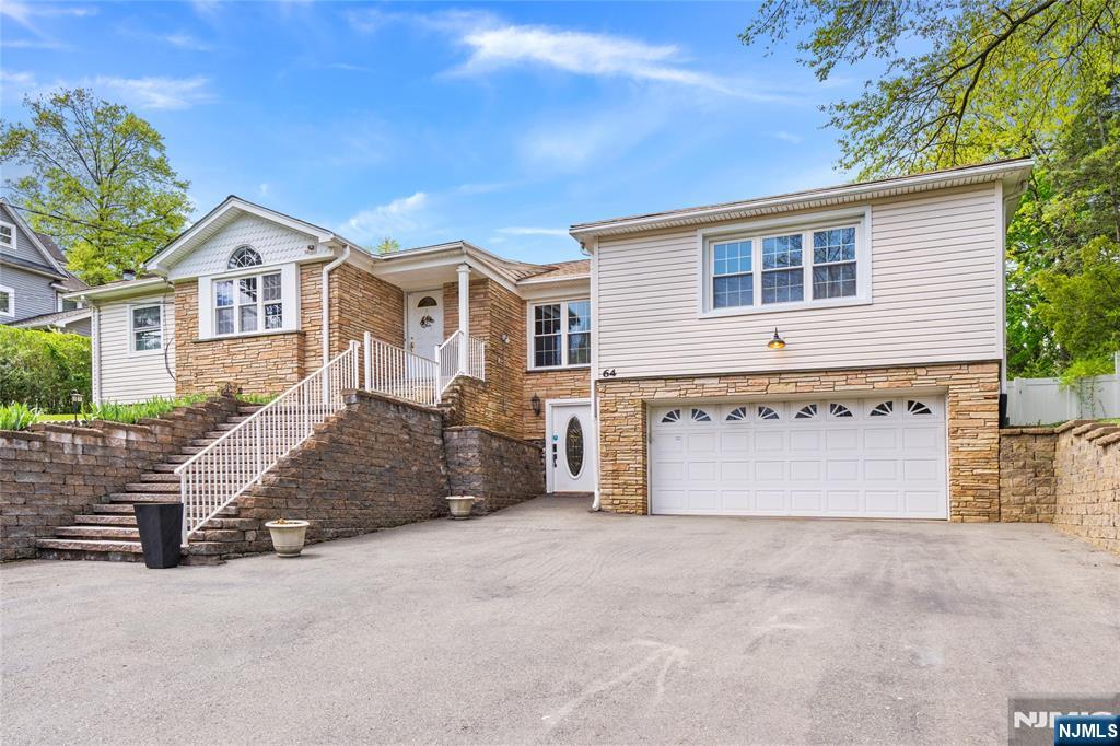 Property for Sale at 62 Lakeside Avenue, Verona, New Jersey - Bedrooms: 3 
Bathrooms: 3.5 
Rooms: 12  - $875,000