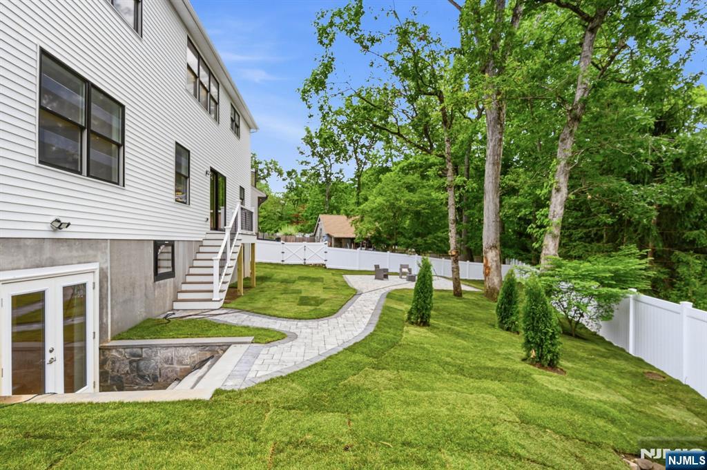 35 Sycamore Avenue