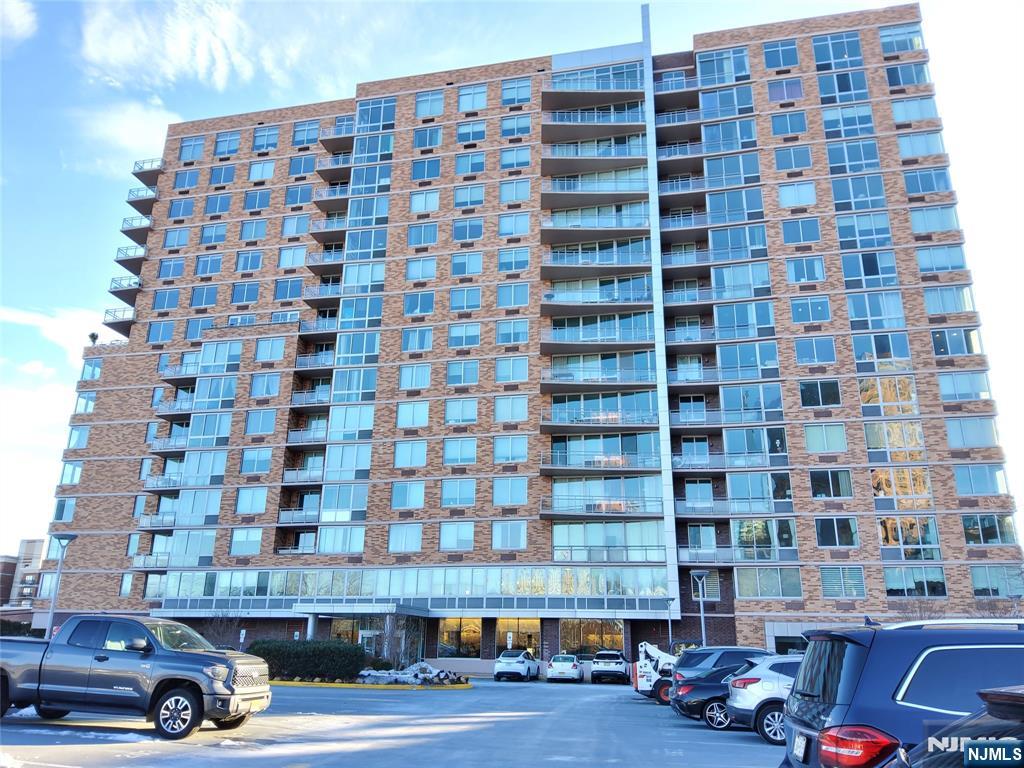 1015 Hudson Park